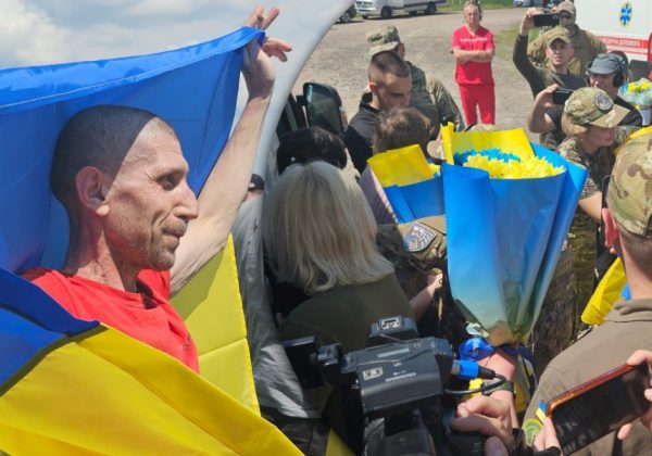 Україна повернула з російського полону 75 громадян - Зеленський