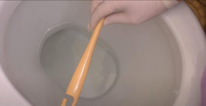 Чим найкраще відмити унітаз: дуже простий, але ефективний спосіб