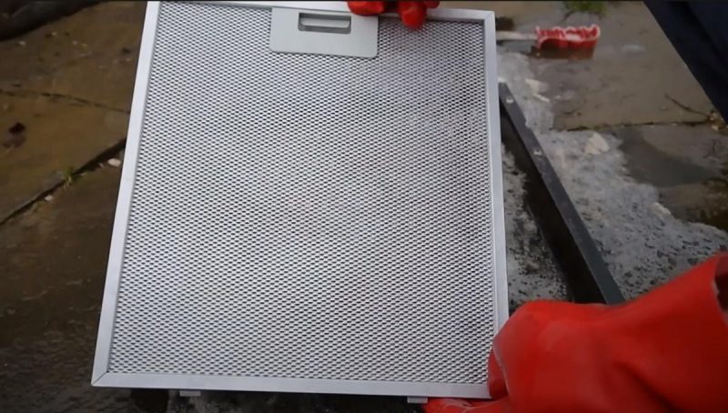 Як почистити витяжку за 5 хвилин: дуже простий, але робочий спосіб