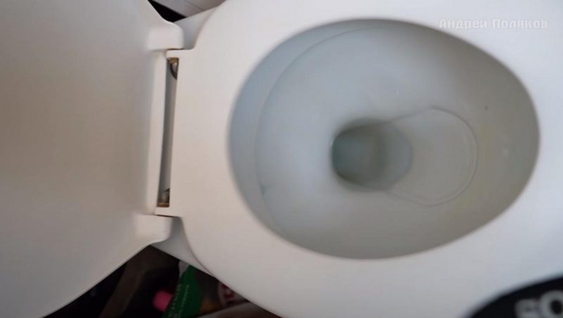 Як усунути протікання води з бачка до унітазу: найефективніший спосіб