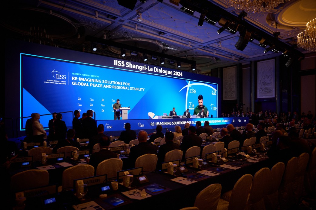 Зеленський у Сінгапурі на пресконференції Діалог Шангрі-Ла