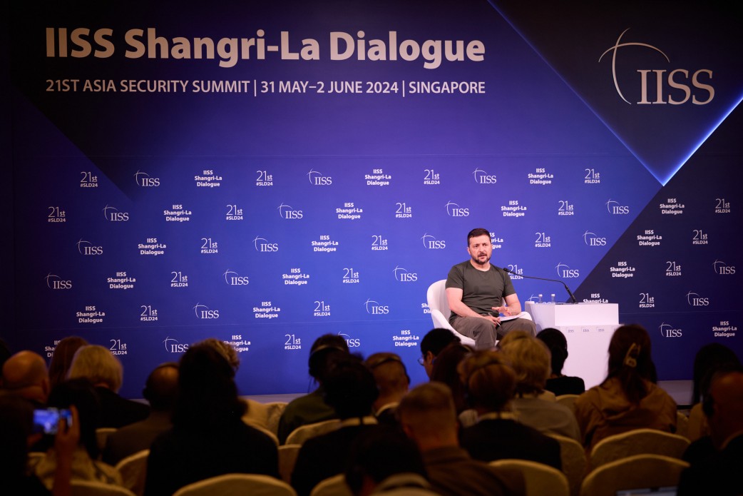 Зеленський у Сінгапурі на пресконференції Діалог Шангрі-Ла