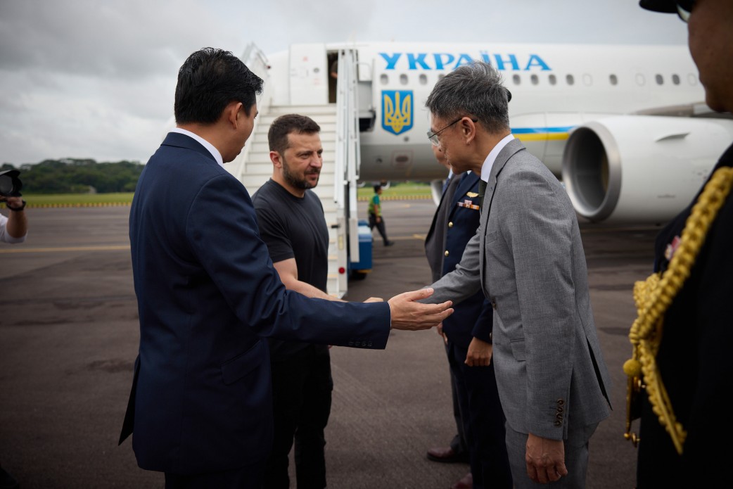 Зеленський у Сінгапурі на пресконференції Діалог Шангрі-Ла