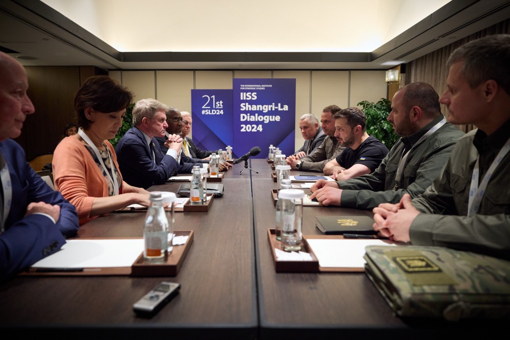 Зеленський у Сінгапурі на пресконференції Діалог Шангрі-Ла