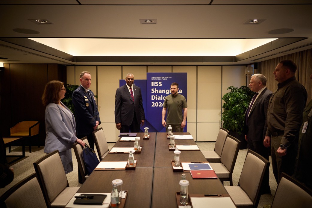 Зеленський у Сінгапурі на пресконференції Діалог Шангрі-Ла