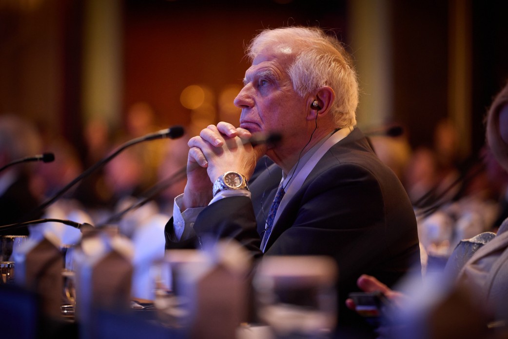 Зеленський у Сінгапурі на пресконференції Діалог Шангрі-Ла