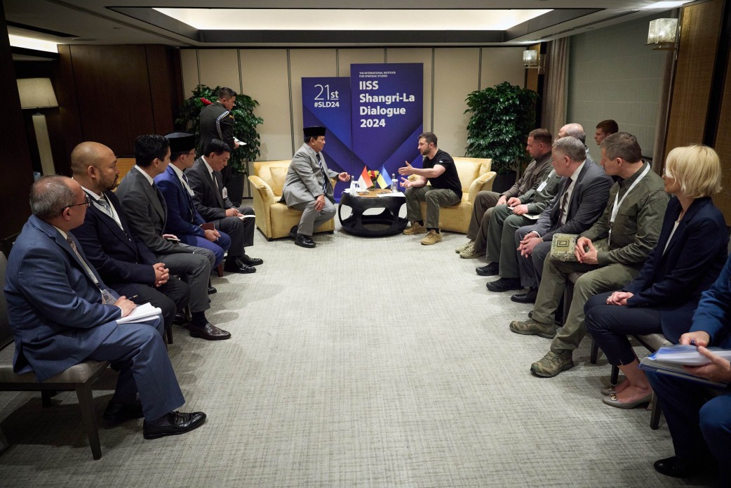 Зеленський у Сінгапурі на пресконференції Діалог Шангрі-Ла