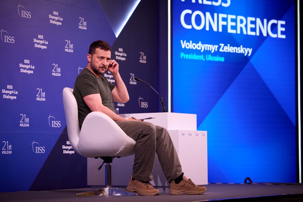 Зеленський у Сінгапурі на пресконференції Діалог Шангрі-Ла