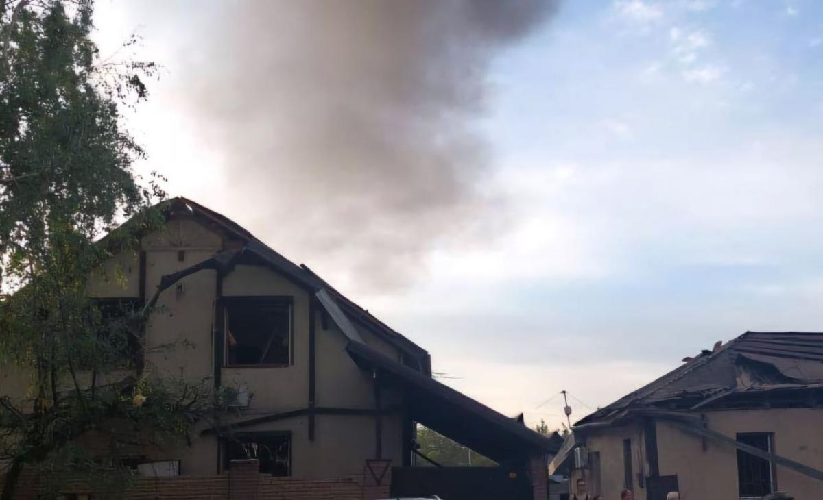 РФ завдала ракетного удару по Дніпру 4 червня РФ завдала ракетного удару по Дніпру 4 червня