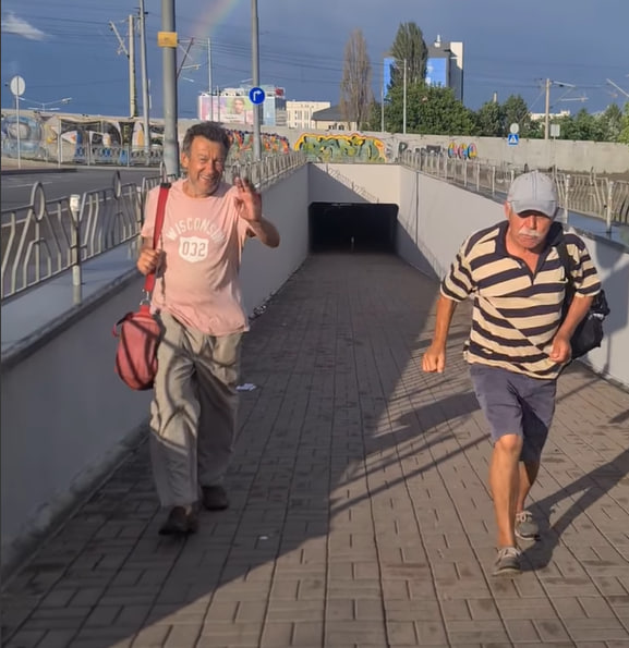 Били та кричали українофобські заяви: в Києві невідомі напали на волонтерку Били та кричали українофобські заяви: в Києві невідомі напали на волонтерку