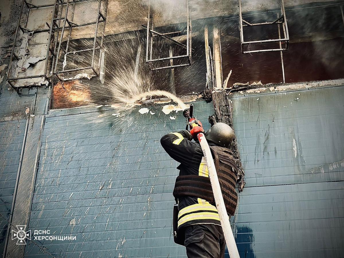 Наслідки удару по Херсонщині 6 червня Наслідки удару по Херсонщині 6 червня
