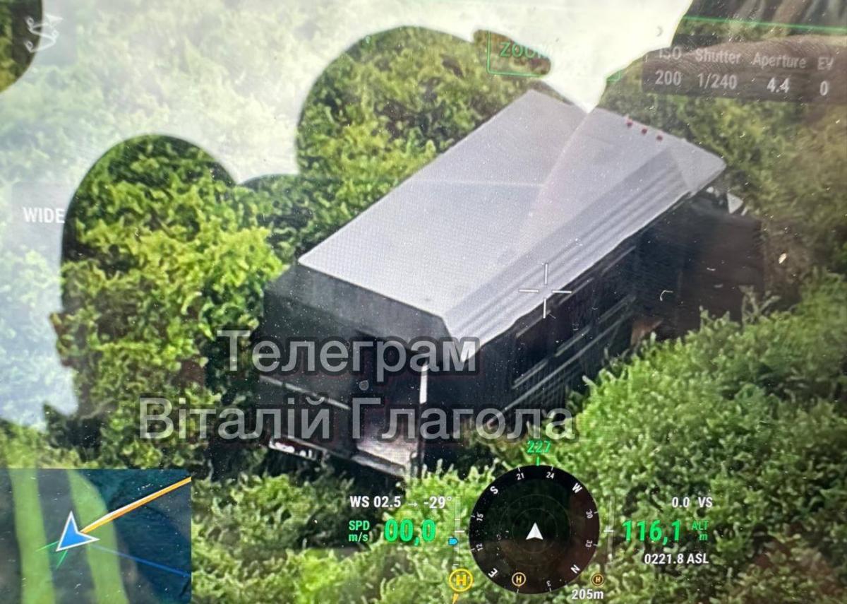 На Закарпатті вантажівка прорвала кордон