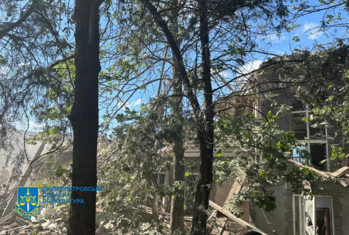 Удар Росії по житлових будинках у Кривому Розі 12 червня