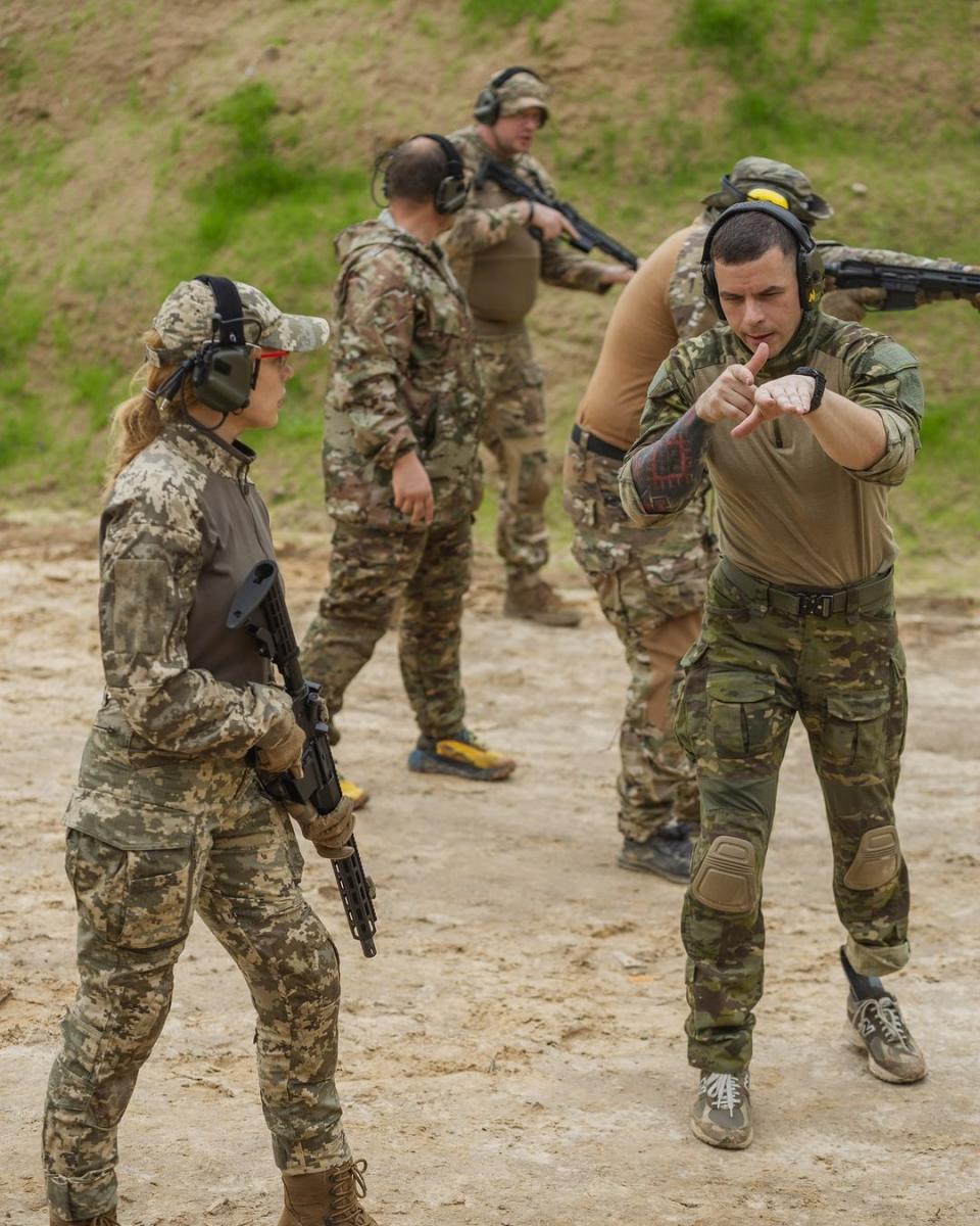 Тіна Кароль пройшла військову підготовку Тіна Кароль пройшла військову підготовку