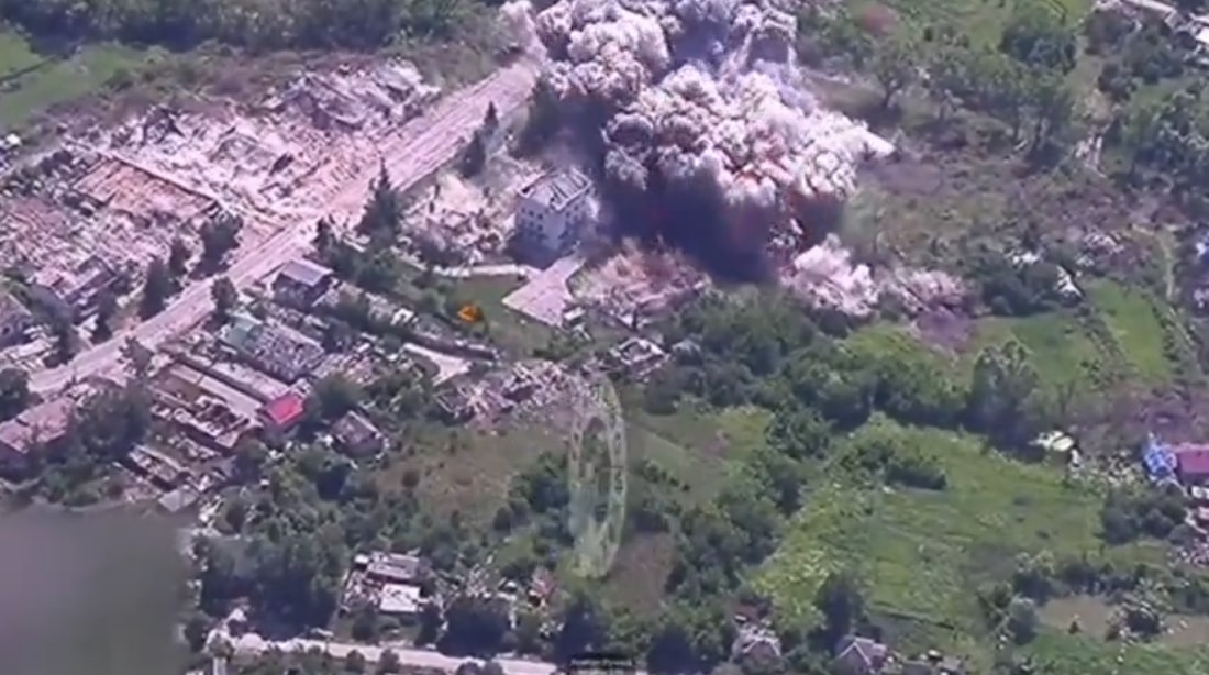 ФАБ-3000 М-54 по українському дислокаційному пункту в Липцях ФАБ-3000 М-54 по українському дислокаційному пункту в Липцях