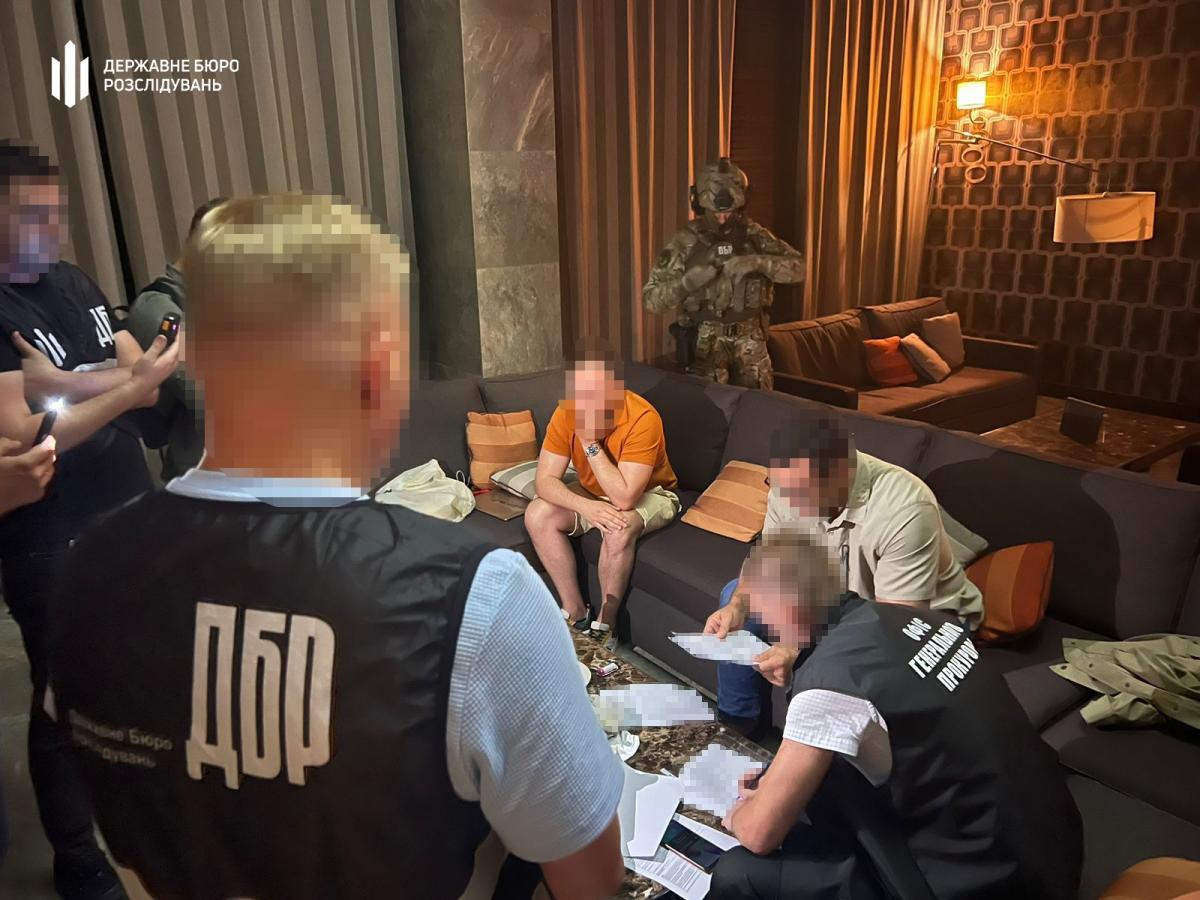 Обшуки у Миколи Тищенка Обшуки у Миколи Тищенка