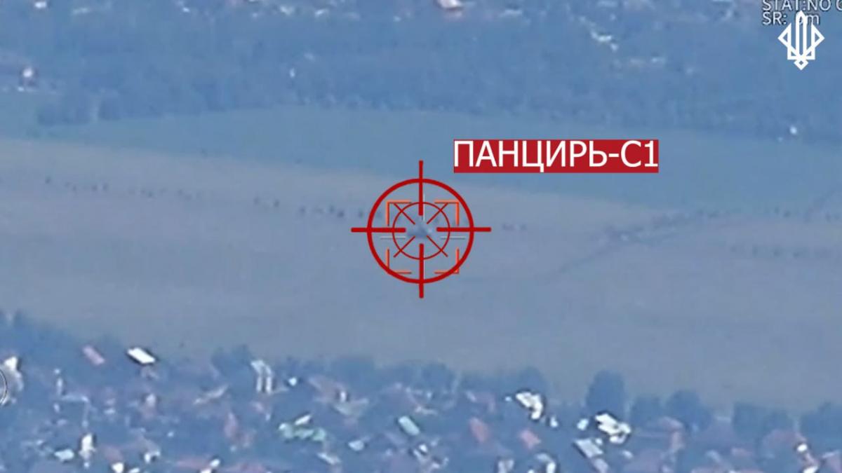 Два 'Панцири' злетіли в повітря: у НГУ назвали напрямок потужного удару по РФ Два 'Панцири' злетіли в повітря: у НГУ назвали напрямок потужного удару по РФ