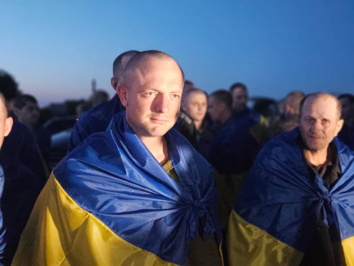 Україна повернула з російського полону 90 захисників Україна повернула з російського полону 90 захисників