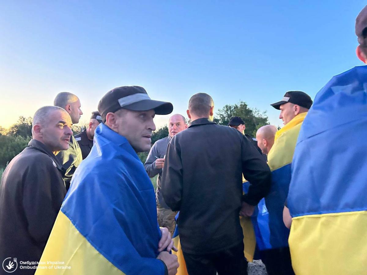 Україна повернула з російського полону 90 захисників Україна повернула з російського полону 90 захисників