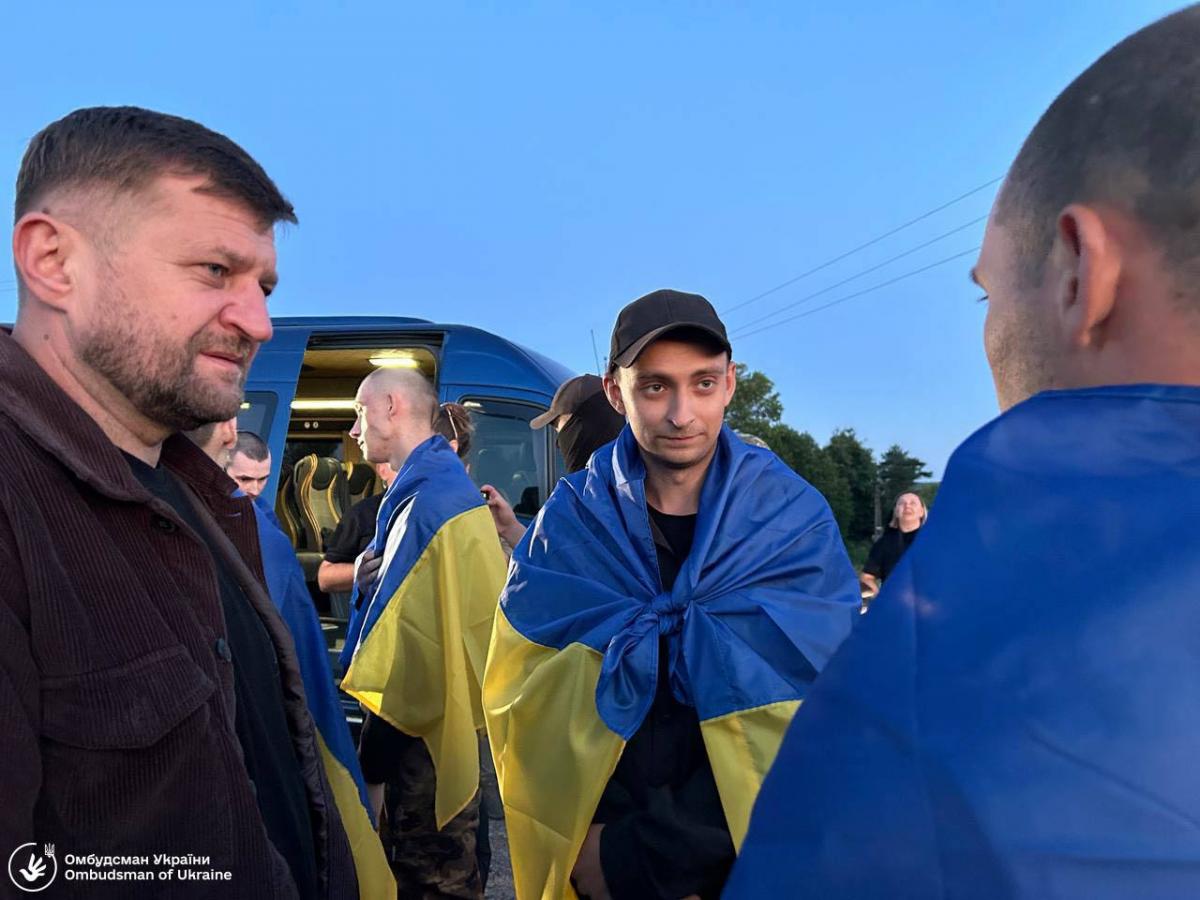 Україна повернула з російського полону 90 захисників Україна повернула з російського полону 90 захисників