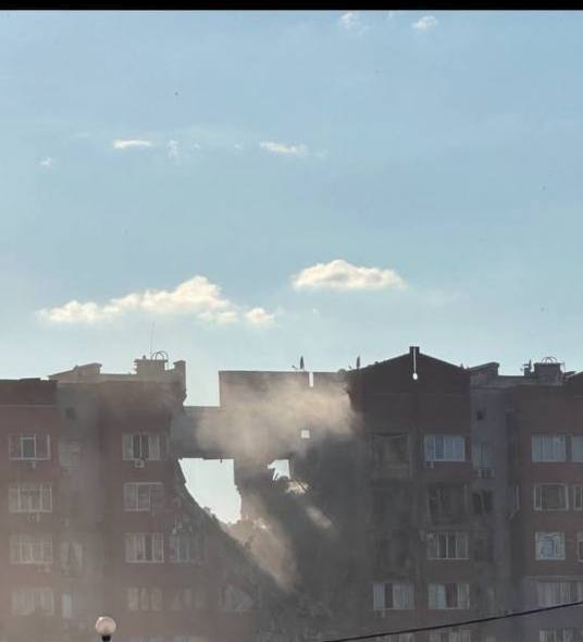 Російська ракета вдарила по житловому будинку у Дніпрі 28 червня 