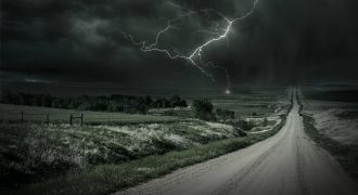 В Украину идет похолодание: регионы накроет грозовой шторм со шквалами и градом