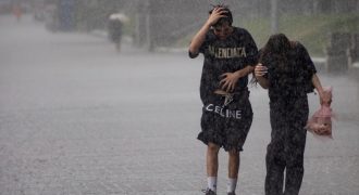 Мощный циклон будет заливать почти всю Украину: где именно ждать грозы, град и шквалы