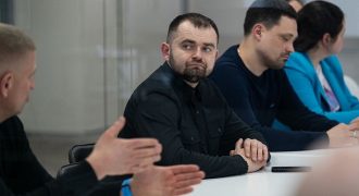 СМИ обнаружили, что из-за халатности чиновника Минобороны Каневского для ВСУ втридорога закупили фляг на 54 млн