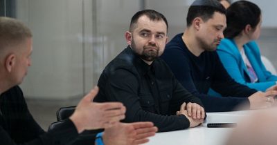 ЗМІ виявили, що через халатність чиновника Міноборони Канєвського для ЗСУ втридорога закупили фляг на 54 млн ЗМІ виявили, що через халатність чиновника Міноборони Канєвського для ЗСУ втридорога закупили фляг на 54 млн
