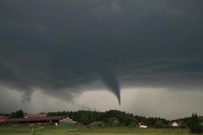 На Украину налетит настоящий смерч: синоптики предупреждают о серьезной опасности