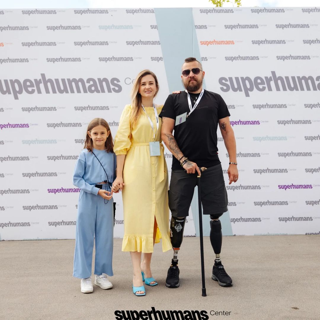 Олексій з родиною Олексій з родиною