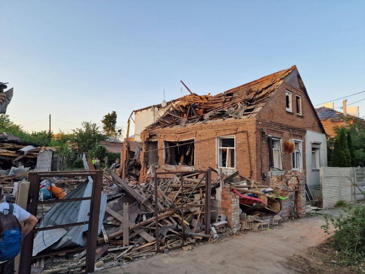 Удар по приватних будинках у Харкові 3 липня Удар по приватних будинках у Харкові 3 липня