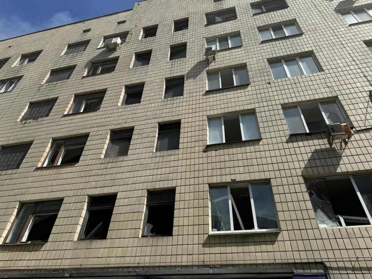 Последствия удара РФ по больнице "Охматдет" Последствия удара РФ по больнице "Охматдет"