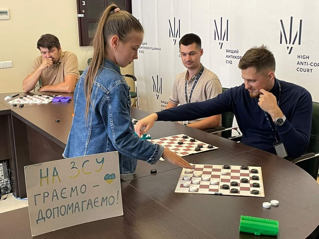 12-річна Валерія Єжова про волонтерство всупереч всьому, рідних в окупації та сотні тисяч гривень, передані військовим