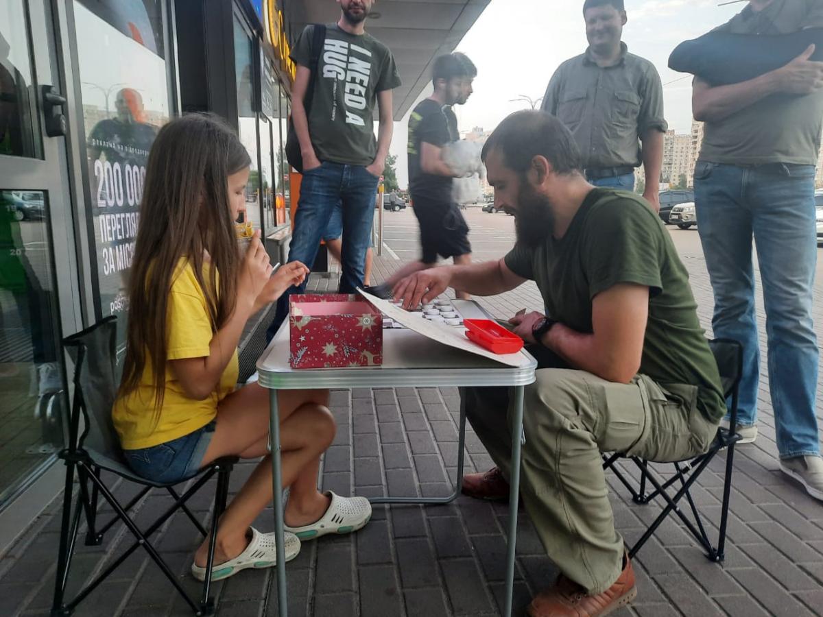 12-річна Валерія Єжова про волонтерство всупереч всьому, рідних в окупації та сотні тисяч гривень, передані військовим