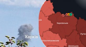 Мощный взрыв и огромный столб дыма: россияне влупили КАБом по Харькову
