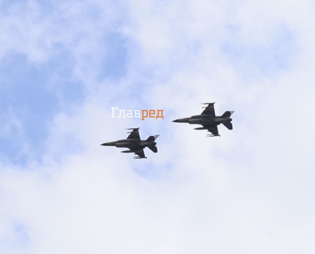 Перші F-16 уже в українському небі Перші F-16 уже в українському небі