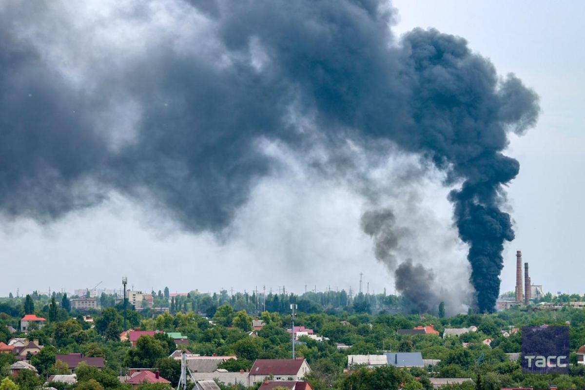 Потужний обстріл Луганська 4 серпня Потужний обстріл Луганська 4 серпня