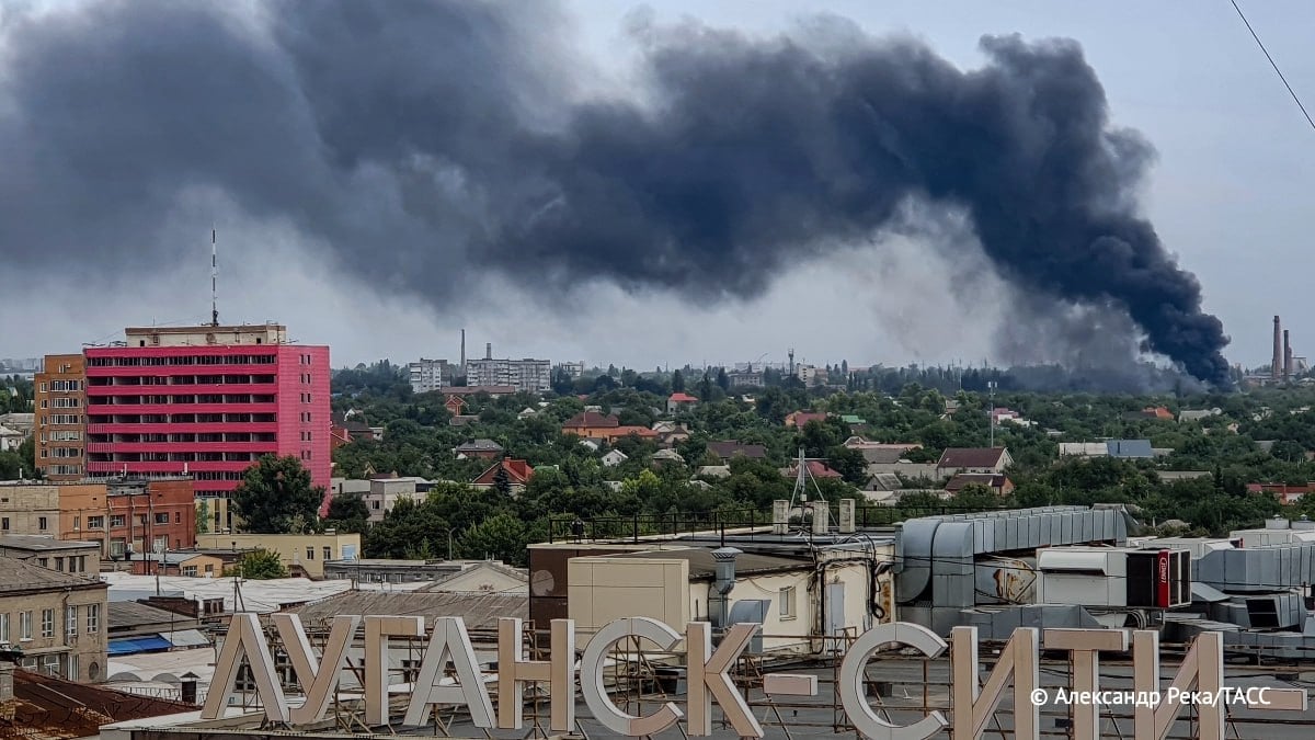 Потужний обстріл Луганська 4 серпня Потужний обстріл Луганська 4 серпня