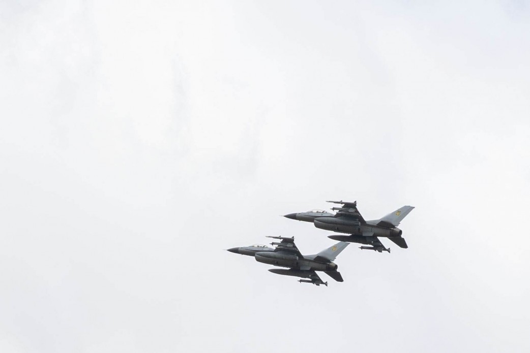 Перші F-16 уже в українському небі Перші F-16 уже в українському небі