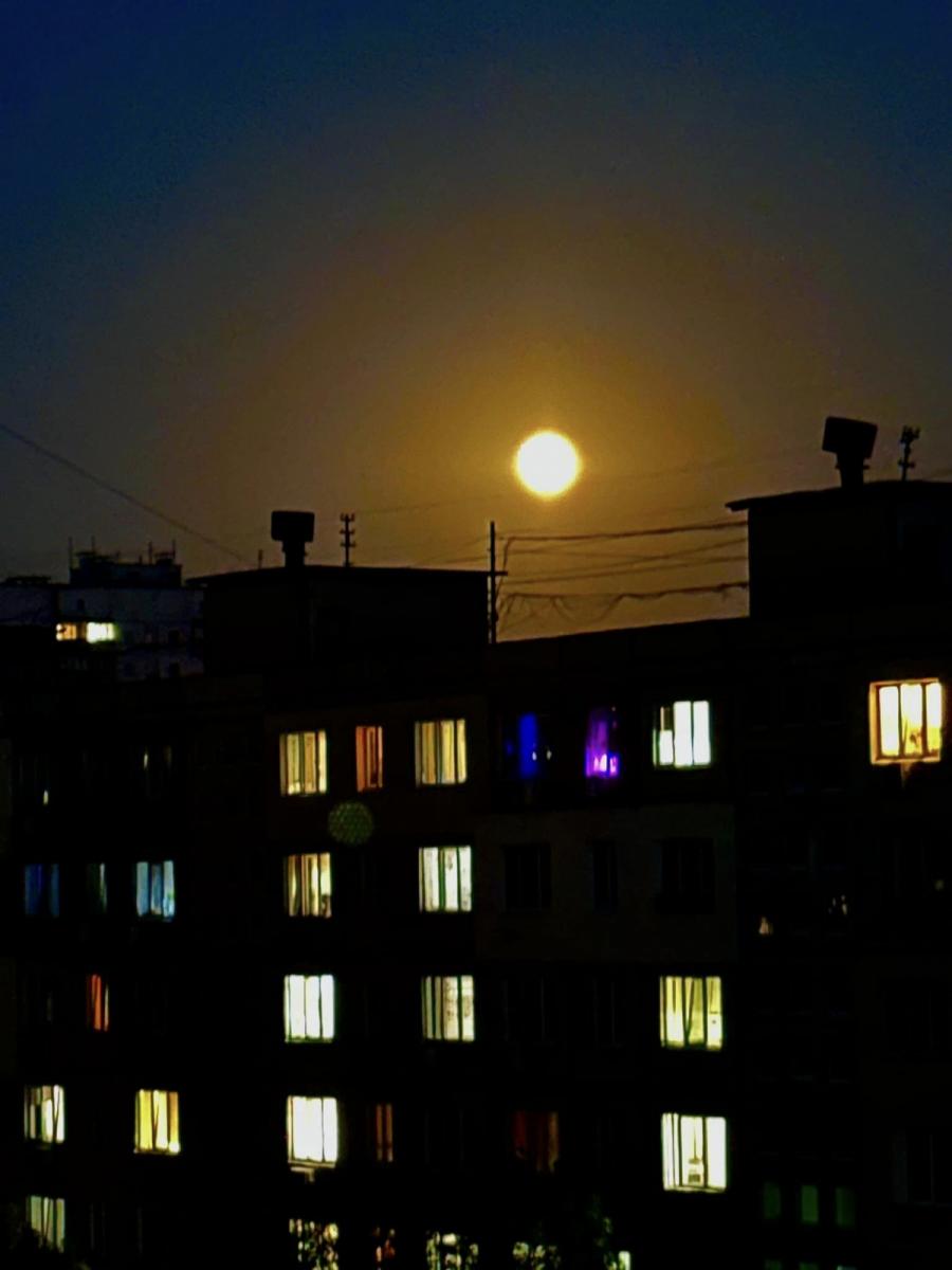 Над Україною зійшов Блакитний Супермісяць Над Україною зійшов Блакитний Супермісяць