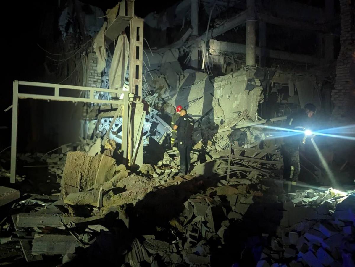 Атака на готель у Кривому Розі у ніч проти 27 серпня Атака на готель у Кривому Розі у ніч проти 27 серпня