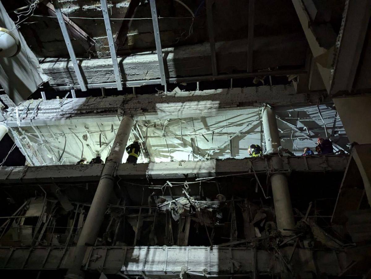 Атака на готель у Кривому Розі у ніч проти 27 серпня Атака на готель у Кривому Розі у ніч проти 27 серпня