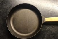 Як позбутися іржі на сковороді: дуже простий, але ефективний спосіб