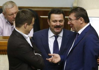 Порошенко не перешкоджав Деркачу координувати дії агентури в Україні в обмін на ведення бізнесу в РФ - блогер Порошенко не перешкоджав Деркачу координувати дії агентури в Україні в обмін на ведення бізнесу в РФ - блогер