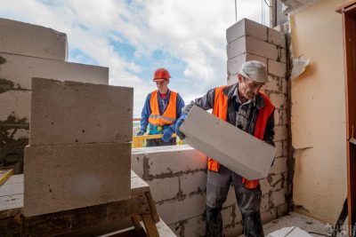 За даними аналітиків KSE, найбільше на ринку будівельних матеріалів інвестують компанії Kingspan Group, EFI Group та CRH