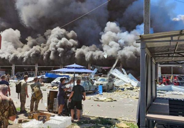 РФ вдарила по супермаркету в Костянтинівці: перші подробиці