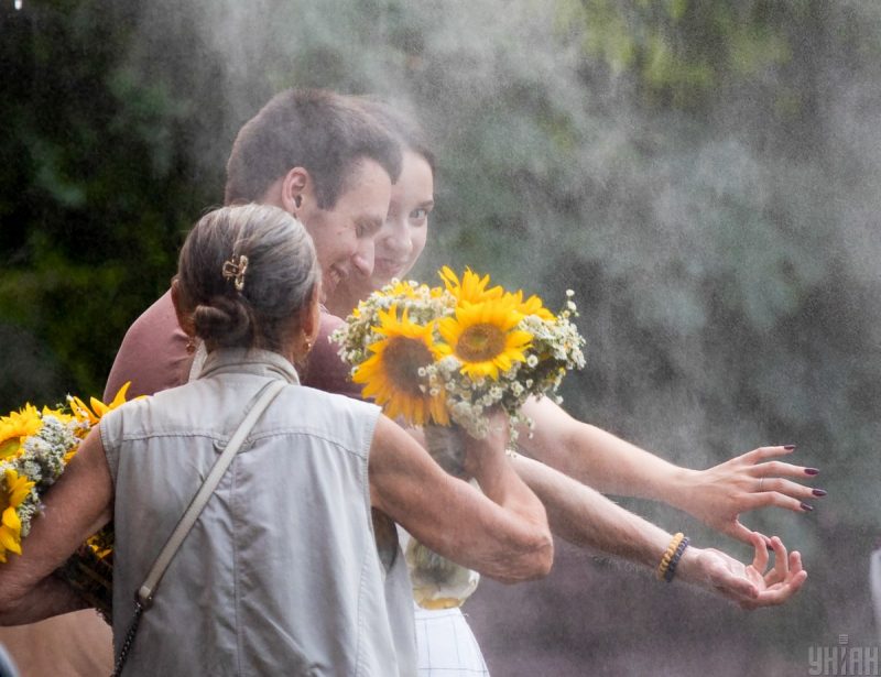 Украину атакует невыносимая жара: до каких температур "разжарит" регионы