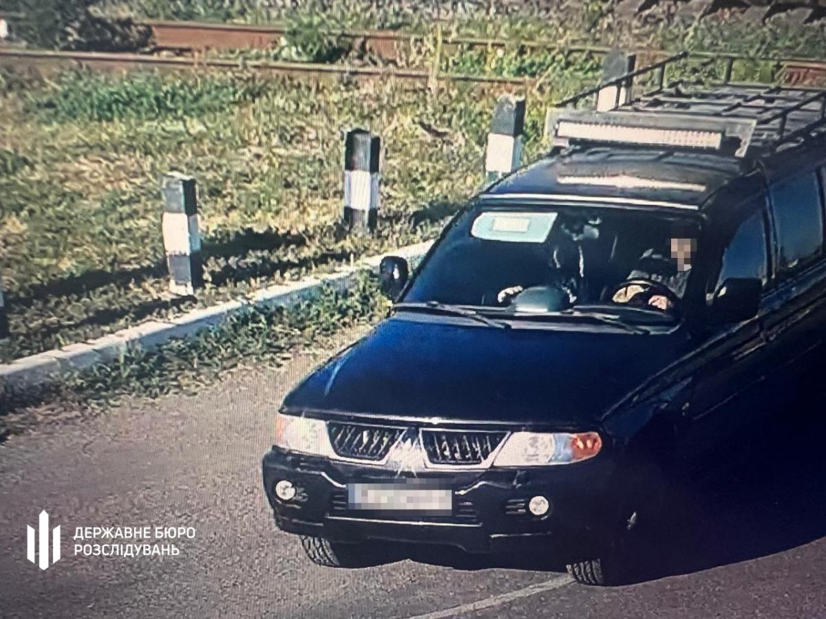 ДБР встановило обставини та осіб, які незаконно переправили нардепа через державний кордон України ДБР встановило обставини та осіб, які незаконно переправили нардепа через державний кордон України