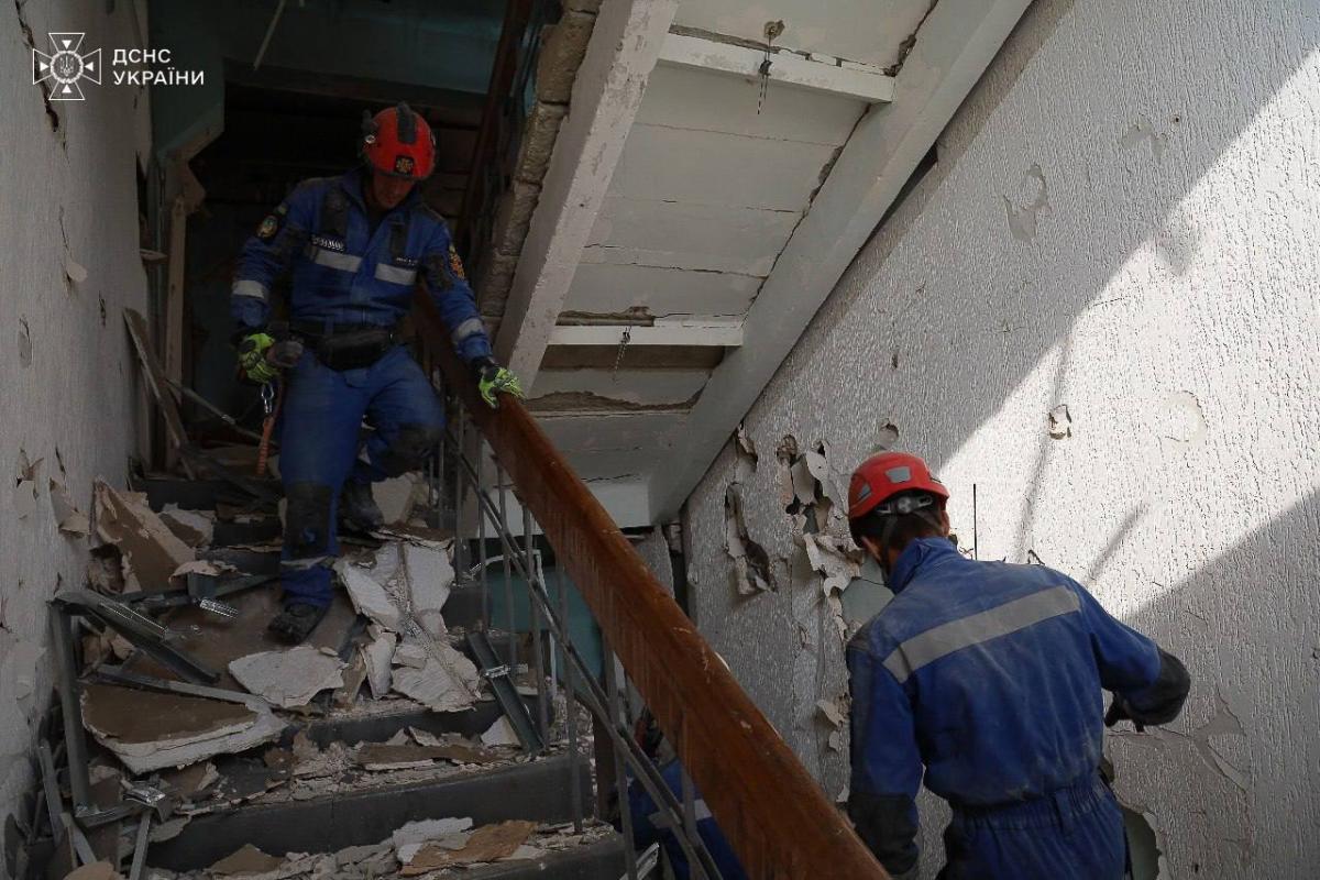 Наслідки удару РФ по Інституту зв'язку в Полтаві